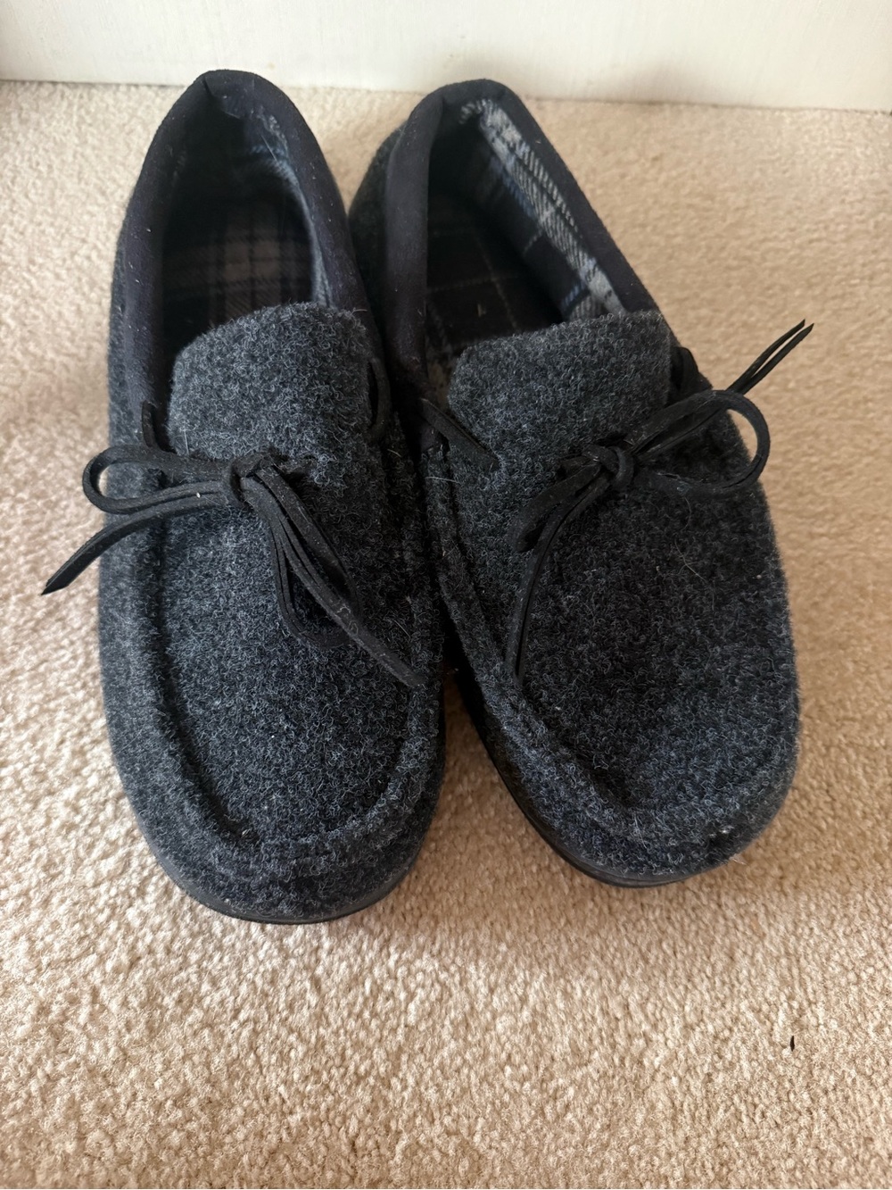 Men's Dark Gray Wool Dearfoam Slippers - Comfortable Indoor Shoes